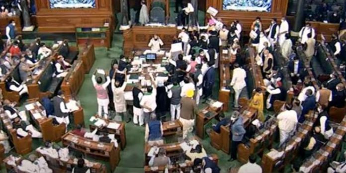 എഎം ആരിഫും തോമസ് ചാഴിക്കാടനും പുറത്ത് ; സസ്പെന്ഡ് ചെയ്യപ്പെട്ട പ്രതിപക്ഷ എംപിമാര് 143 ആയി എഎം ആരിഫും തോമസ് ചാഴിക്കാടനും പുറത്ത് ; സസ്പെന്ഡ് ചെയ്യപ്പെട്ട പ്രതിപക്ഷ എംപിമാര് 143 ആയി