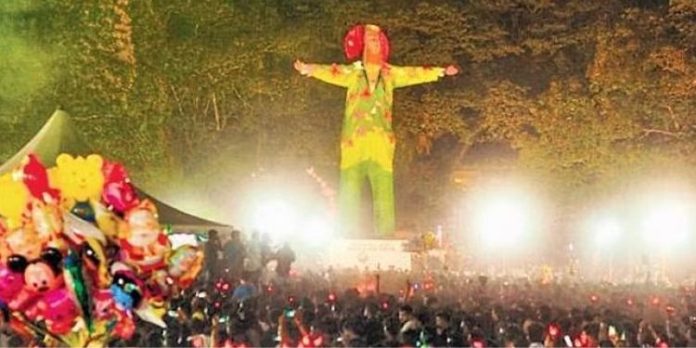 കൊച്ചിന് കാര്ണിവല് : ‘ഗവര്ണറും തൊപ്പിയും’ നാടകത്തിന് ഭാഗിക വിലക്ക് കൊച്ചിന് കാര്ണിവല് : ‘ഗവര്ണറും തൊപ്പിയും’ നാടകത്തിന് ഭാഗിക വിലക്ക്