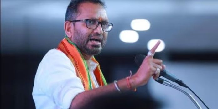 ന്യൂനപക്ഷങ്ങൾ ബിജെപിയിലേക്ക് വരുന്നതിൽ കോൺഗ്രസിനും സിപിഎമ്മിനും അസഹിഷ്ണുത : കെ.സുരേന്ദ്രൻ ന്യൂനപക്ഷങ്ങൾ ബിജെപിയിലേക്ക് വരുന്നതിൽ കോൺഗ്രസിനും സിപിഎമ്മിനും അസഹിഷ്ണുത : കെ.സുരേന്ദ്രൻ