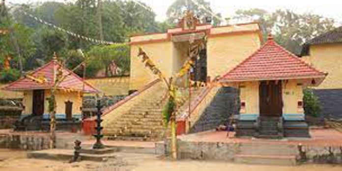 അച്ചൻകോവിൽ ക്ഷേത്രത്തിൽ വികസനം ആവശ്യപ്പെട്ട് ഉപദേശക സമിതി നിവേദനം നൽകി അച്ചൻകോവിൽ ക്ഷേത്രത്തിൽ വികസനം ആവശ്യപ്പെട്ട് ഉപദേശക സമിതി നിവേദനം നൽകി