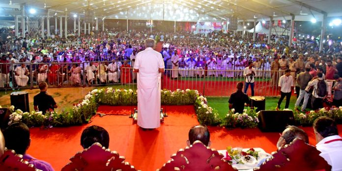 അടൂര് നിയോജക മണ്ഡലം നവകേരള സദസിലെത്തുന്നത് എന്റെ നാട് തകര്ന്നു കൂടാ എന്ന ബോധ്യത്തോടെ : മുഖ്യമന്ത്രി അടൂര് നിയോജക മണ്ഡലം നവകേരള സദസിലെത്തുന്നത് എന്റെ നാട് തകര്ന്നു കൂടാ എന്ന ബോധ്യത്തോടെ : മുഖ്യമന്ത്രി