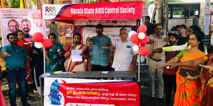 ലോക എയ്ഡ്സ് ദിനം ; ബോധവൽക്കരണ കാരവൻ കാമ്പയിന് റാന്നി ഇടിയപ്പാറ സ്വകാര്യ ബസ് സ്റ്റാന്ഡില് നടത്തി ലോക എയ്ഡ്സ് ദിനം ; ബോധവൽക്കരണ കാരവൻ കാമ്പയിന് റാന്നി ഇടിയപ്പാറ സ്വകാര്യ ബസ് സ്റ്റാന്ഡില് നടത്തി
