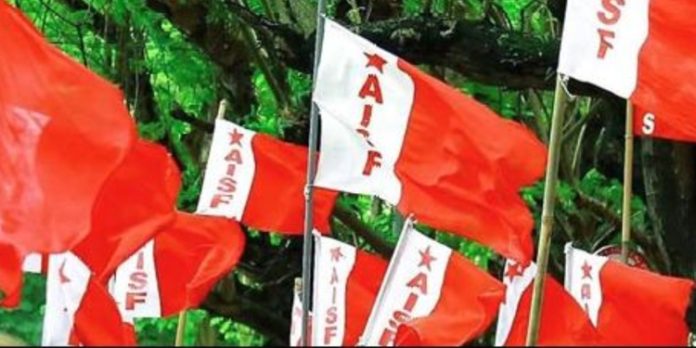 വിദ്യാർത്ഥികളെക്കൊണ്ട് പാദപൂജ ചെയ്യിപ്പിച്ചത് പ്രതിഷേധാർഹമെന്ന് എഐഎസ്എഫ് വിദ്യാർത്ഥികളെക്കൊണ്ട് പാദപൂജ ചെയ്യിപ്പിച്ചത് പ്രതിഷേധാർഹമെന്ന് എഐഎസ്എഫ്