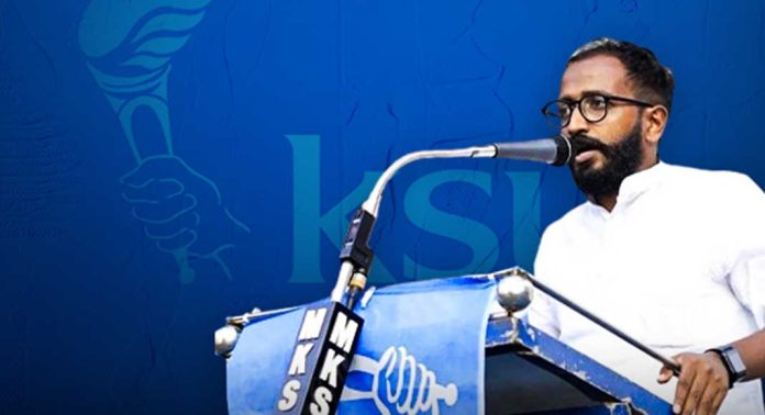 കെഎസ്യു നേതാക്കളെ കസ്റ്റഡിയില് വേണമെന്ന അപേക്ഷ കോടതി തള്ളിയത് ധിക്കാരത്തിന് കിട്ടിയ മറുപടി : അലോഷ്യസ് സേവ്യര് കെഎസ്യു നേതാക്കളെ കസ്റ്റഡിയില് വേണമെന്ന അപേക്ഷ കോടതി തള്ളിയത് ധിക്കാരത്തിന് കിട്ടിയ മറുപടി : അലോഷ്യസ് സേവ്യര്