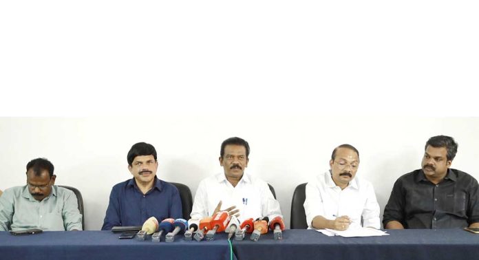 ഒരു ഭക്തനും ദര്ശനം കിട്ടാതെ മടങ്ങില്ലെന്ന് മന്ത്രി കെ. രാധാകൃഷ്ണന് ഒരു ഭക്തനും ദര്ശനം കിട്ടാതെ മടങ്ങില്ലെന്ന് മന്ത്രി കെ. രാധാകൃഷ്ണന്