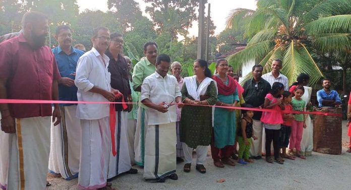 പുനരുദ്ധരിച്ച കൊറ്റനാട് പൂശനാട്ടുപടി – ഈട്ടി നിൽക്കും പടി റോഡിൻ്റെ ഉദ്ഘാടനം നടന്നു പുനരുദ്ധരിച്ച കൊറ്റനാട് പൂശനാട്ടുപടി – ഈട്ടി നിൽക്കും പടി റോഡിൻ്റെ ഉദ്ഘാടനം നടന്നു