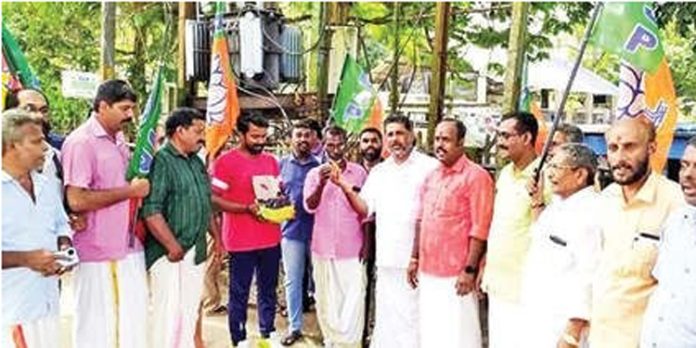 ബി.ജെ.പി. മണ്ഡലം കമ്മിറ്റിയുടെ നേതൃത്വത്തിൽ നഗരത്തിൽ പ്രകടനം നടത്തി ബി.ജെ.പി. മണ്ഡലം കമ്മിറ്റിയുടെ നേതൃത്വത്തിൽ നഗരത്തിൽ പ്രകടനം നടത്തി