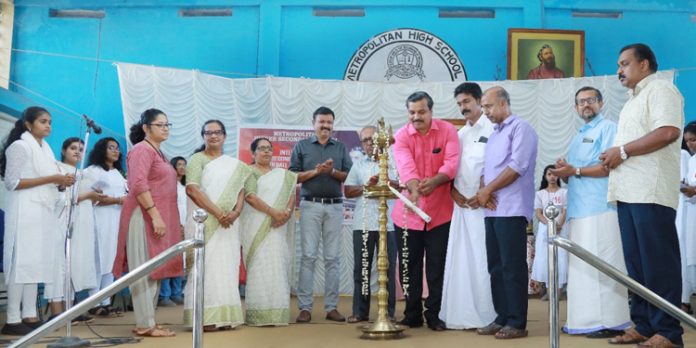 സംവാദങ്ങൾ ജനാധിപത്യത്തിന്റെ ഉൾ കരുത്ത് : ഡോണി തോമസ് വറുഗീസ് സംവാദങ്ങൾ ജനാധിപത്യത്തിന്റെ ഉൾ കരുത്ത് : ഡോണി തോമസ് വറുഗീസ്