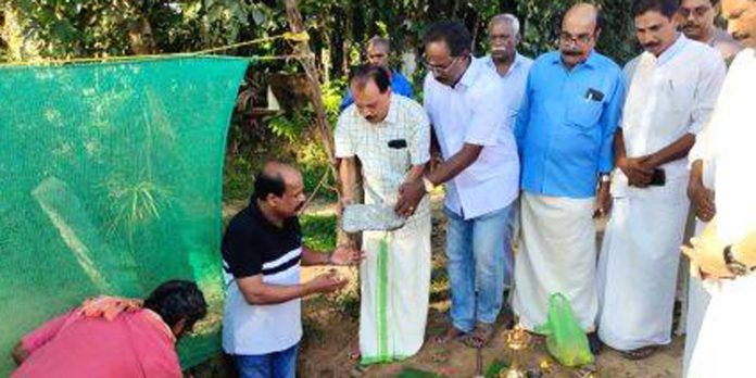 ഇലഞ്ഞിമേൽ ഗാന്ധിഭവൻ ദേവാലത്തിൽ പുതുതായി നിർമ്മിക്കുന്ന ചുറ്റുമതിലിന്റെ ശിലാസ്ഥാപനം നടന്നു ഇലഞ്ഞിമേൽ ഗാന്ധിഭവൻ ദേവാലത്തിൽ പുതുതായി നിർമ്മിക്കുന്ന ചുറ്റുമതിലിന്റെ ശിലാസ്ഥാപനം നടന്നു