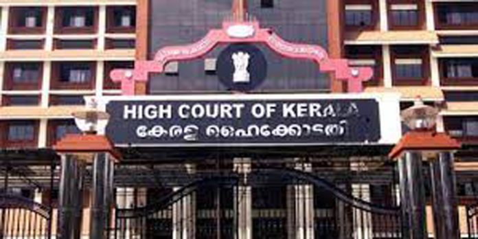 നവകേരള സദസിനായി സ്കൂൾ മതിൽ പൊളിക്കുന്നത് സംബന്ധിച്ച് ചോദ്യവുമായി ഹൈക്കോടതി നവകേരള സദസിനായി സ്കൂൾ മതിൽ പൊളിക്കുന്നത് സംബന്ധിച്ച് ചോദ്യവുമായി ഹൈക്കോടതി