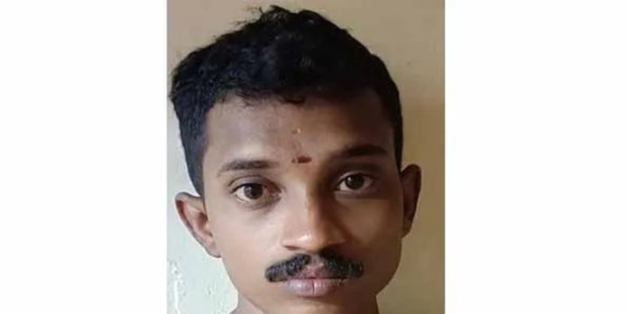 ക്ഷേത്രത്തിന്റെ കാണിക്കവഞ്ചികള് കുത്തിത്തുറന്ന് മോഷണ ശ്രമം : പ്രതി അറസ്റ്റില് ക്ഷേത്രത്തിന്റെ കാണിക്കവഞ്ചികള് കുത്തിത്തുറന്ന് മോഷണ ശ്രമം : പ്രതി അറസ്റ്റില്