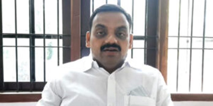 വണ്ടിപ്പെരിയാര് കേസിലെ കോടതി വിധി ; ഡിവൈഎഫ്ഐ പ്രവര്ത്തകനെ രക്ഷിക്കാന് ഗൂഢാലോചന നടന്നെന്ന് ഡീന് കുര്യാക്കോസ് വണ്ടിപ്പെരിയാര് കേസിലെ കോടതി വിധി ; ഡിവൈഎഫ്ഐ പ്രവര്ത്തകനെ രക്ഷിക്കാന് ഗൂഢാലോചന നടന്നെന്ന് ഡീന് കുര്യാക്കോസ്
