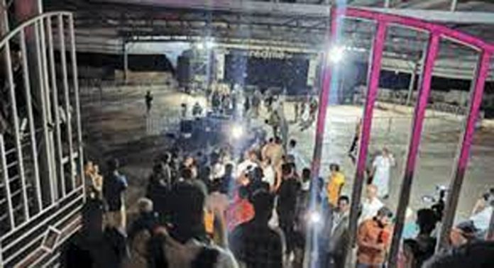 കുസാറ്റിലെ അപകടം അന്വേഷിക്കുന്ന സിൻഡിക്കേറ്റ് ഉപസമിതിയും സംശയ നിഴലിൽ കുസാറ്റിലെ അപകടം അന്വേഷിക്കുന്ന സിൻഡിക്കേറ്റ് ഉപസമിതിയും സംശയ നിഴലിൽ