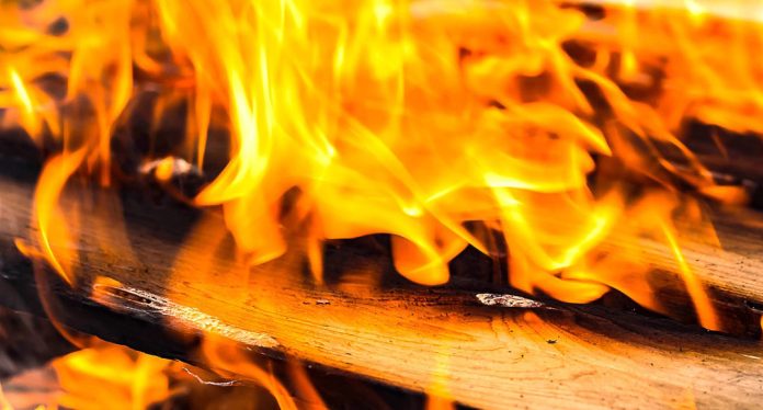 മഹാരാഷ്ട്രയിലെ ഔറംഗാബാദിലെ ഗ്ലൗസ് ഫാക്ടറിയില് തീപിടുത്തം; ആറു മരണം മഹാരാഷ്ട്രയിലെ ഔറംഗാബാദിലെ ഗ്ലൗസ് ഫാക്ടറിയില് തീപിടുത്തം; ആറു മരണം