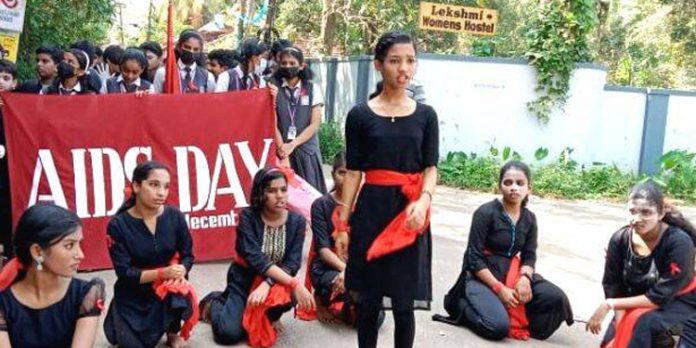 നങ്ങ്യാർകുളങ്ങര എസ്എൻ ട്രസ്റ്റ്സ് സെൻട്രൽ സ്കൂളിൽ എയ്ഡ്സ് ദിനം ആചരിച്ചു നങ്ങ്യാർകുളങ്ങര എസ്എൻ ട്രസ്റ്റ്സ് സെൻട്രൽ സ്കൂളിൽ എയ്ഡ്സ് ദിനം ആചരിച്ചു