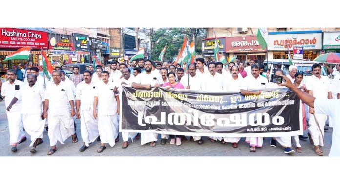 മുഖ്യമന്ത്രി പ്രതിഷേധങ്ങളെ ഭയക്കുന്ന ഭീരു : ആന്റോ ആന്റണി എം.പി മുഖ്യമന്ത്രി പ്രതിഷേധങ്ങളെ ഭയക്കുന്ന ഭീരു : ആന്റോ ആന്റണി എം.പി