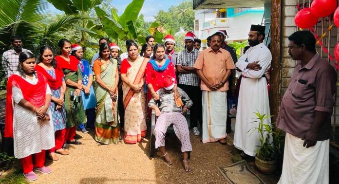വീടിനെ വിദ്യാലയമാക്കി ചങ്ങാതിക്കൂട്ടം വീടിനെ വിദ്യാലയമാക്കി ചങ്ങാതിക്കൂട്ടം