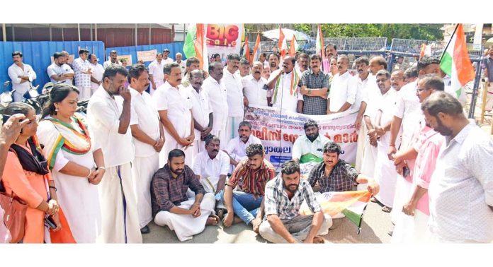 നവകേരള യാത്ര അക്രമയാത്രയായി മാറി ; പ്രൊഫ. സതീഷ് കൊച്ചു പറമ്പില് നവകേരള യാത്ര അക്രമയാത്രയായി മാറി ; പ്രൊഫ. സതീഷ് കൊച്ചു പറമ്പില്