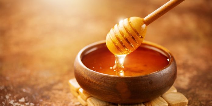 മഞ്ഞുകാലത്ത് തേന് ഡയറ്റില് ഉള്പ്പെടുത്തൂ ; അറിയാം ഗുണങ്ങള് മഞ്ഞുകാലത്ത് തേന് ഡയറ്റില് ഉള്പ്പെടുത്തൂ ; അറിയാം ഗുണങ്ങള്