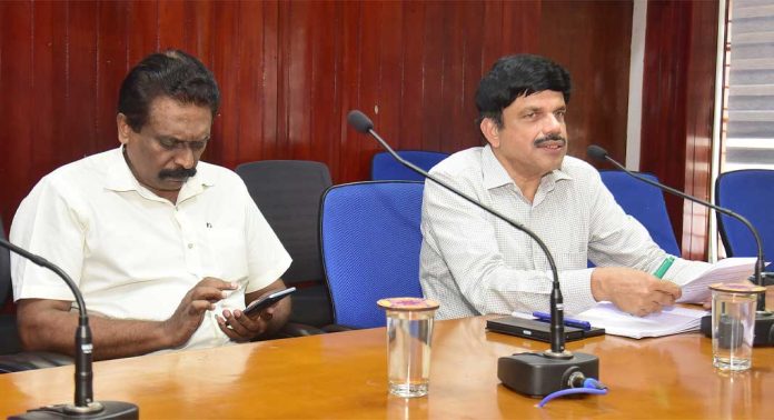 ശബരിമലയിലെ തിരക്ക് : നടപടികള്ക്ക് നിര്ദ്ദേശം നല്കി ജില്ലാ കളക്ടര് ശബരിമലയിലെ തിരക്ക് : നടപടികള്ക്ക് നിര്ദ്ദേശം നല്കി ജില്ലാ കളക്ടര്