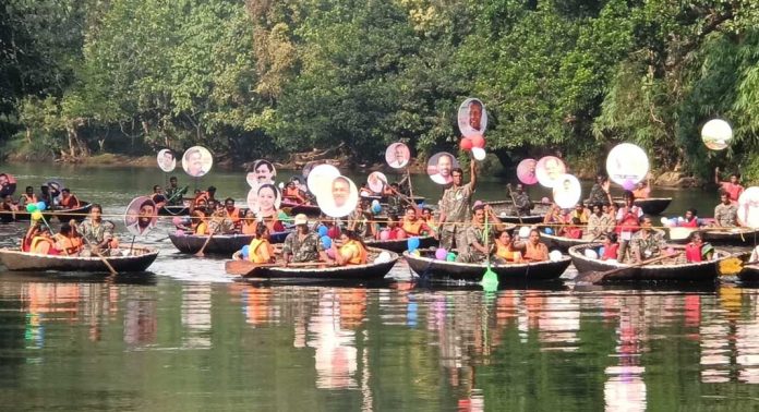 അടവിയിൽ ആവേശതിരയിളക്കി കുട്ടവഞ്ചി തുഴച്ചിൽ മത്സരം അടവിയിൽ ആവേശതിരയിളക്കി കുട്ടവഞ്ചി തുഴച്ചിൽ മത്സരം