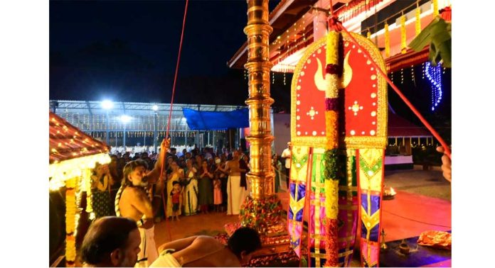 മുരണി ശ്രീ ഭദ്രകാളി ക്ഷേത്രത്തിലെ തിരു ഉത്സവത്തിന് കൊടിയേറി മുരണി ശ്രീ ഭദ്രകാളി ക്ഷേത്രത്തിലെ തിരു ഉത്സവത്തിന് കൊടിയേറി