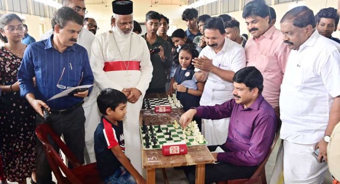 ലഹരിക്കെതിരെ ഒരുമയോടെ പോരാടണം : ജില്ലാ കളക്ടര് എ.ഷിബു ലഹരിക്കെതിരെ ഒരുമയോടെ പോരാടണം : ജില്ലാ കളക്ടര് എ.ഷിബു
