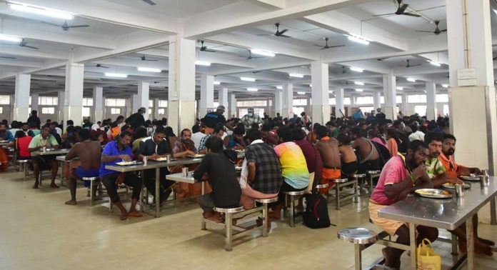 ഭക്തന്റെ മനസ്സറിഞ്ഞ് അയ്യന്റെ മഹാദാനം ഭക്തന്റെ മനസ്സറിഞ്ഞ് അയ്യന്റെ മഹാദാനം
