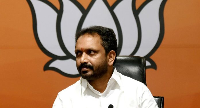 മുരളീധരനെക്കാളും രാഷ്ട്രീയബോധവും അനുഭവ സമ്പത്തും പത്മജയ്ക്ക് ; കെ സുരേന്ദ്രന് മുരളീധരനെക്കാളും രാഷ്ട്രീയബോധവും അനുഭവ സമ്പത്തും പത്മജയ്ക്ക് ; കെ സുരേന്ദ്രന്