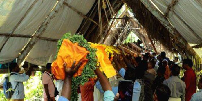 കടപ്ര പുത്തൻ പള്ളിയോടം മലർത്തൽ ചടങ്ങ് നടന്നു കടപ്ര പുത്തൻ പള്ളിയോടം മലർത്തൽ ചടങ്ങ് നടന്നു