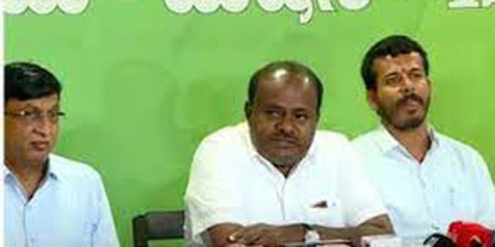 കർണാടകയിൽ വീണ്ടും ഓപ്പറേഷൻ താമര സംഭവിക്കുമെന്ന് ജെഡിഎസ് നേതാവും മുൻമുഖ്യമന്ത്രിയുമായ എച്ച് ഡി കുമാരസ്വാമി കർണാടകയിൽ വീണ്ടും ഓപ്പറേഷൻ താമര സംഭവിക്കുമെന്ന് ജെഡിഎസ് നേതാവും മുൻമുഖ്യമന്ത്രിയുമായ എച്ച് ഡി കുമാരസ്വാമി