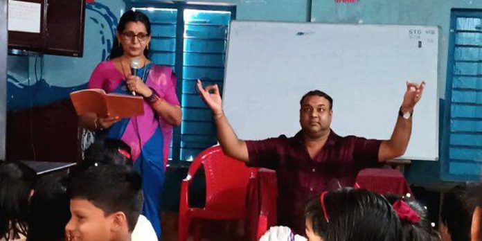കാരംവേലി ഗവ.എൽപി സ്കൂളില് കഥകളി ക്ലാസ്സ് സംഘടിപ്പിച്ചു കാരംവേലി ഗവ.എൽപി സ്കൂളില് കഥകളി ക്ലാസ്സ് സംഘടിപ്പിച്ചു