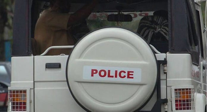 നവകേരള സദസിൽ ബോംബ് വെക്കുമെന്ന് ഭീഷണി ; യുവാവ് അറസ്റ്റിൽ നവകേരള സദസിൽ ബോംബ് വെക്കുമെന്ന് ഭീഷണി ; യുവാവ് അറസ്റ്റിൽ