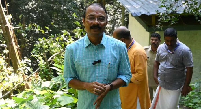 സന്നിധാനത്ത് വെടിമരുന്ന് സൂക്ഷിക്കുന്നത് എല്ലാ മാനദണ്ഡങ്ങളും പാലിച്ചുകൊണ്ട്’ ; ദേവസ്വം ബോര്ഡ് പ്രസിഡന്റ് സന്നിധാനത്ത് വെടിമരുന്ന് സൂക്ഷിക്കുന്നത് എല്ലാ മാനദണ്ഡങ്ങളും പാലിച്ചുകൊണ്ട്’ ; ദേവസ്വം ബോര്ഡ് പ്രസിഡന്റ്