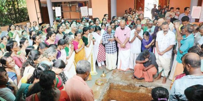 നെടുംപ്രയാർ തേവലശ്ശേരി ദേവീക്ഷേത്രത്തിൽ കൊടിമര ആധാര ശിലാസ്ഥാപനം നടത്തി നെടുംപ്രയാർ തേവലശ്ശേരി ദേവീക്ഷേത്രത്തിൽ കൊടിമര ആധാര ശിലാസ്ഥാപനം നടത്തി