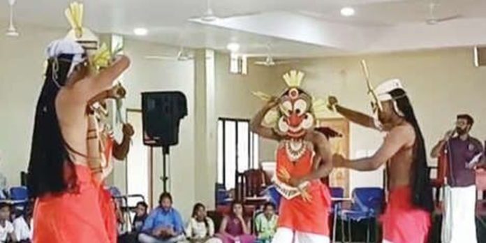 വിദ്യാരംഗം കലാസാഹിത്യവേദിയുടെ ജില്ലാതല പടയണി ശില്പശാല നടന്നു വിദ്യാരംഗം കലാസാഹിത്യവേദിയുടെ ജില്ലാതല പടയണി ശില്പശാല നടന്നു