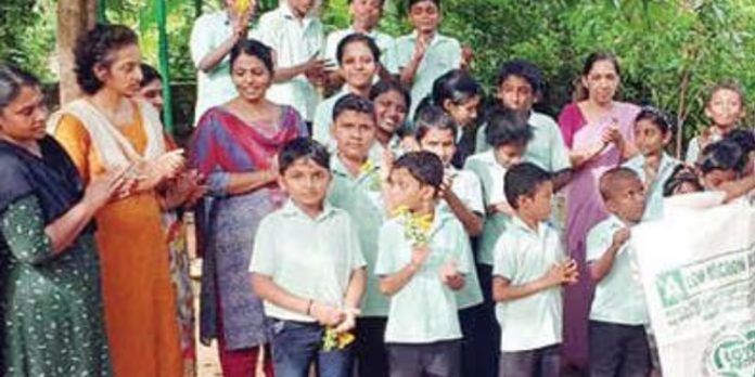 കുമ്പനാട് ഗവ.യു.പി.സ്കൂളിൽ ‘ലവ് പ്ലാസ്റ്റിക്’പദ്ധതിക്ക് തുടക്കമായി കുമ്പനാട് ഗവ.യു.പി.സ്കൂളിൽ ‘ലവ് പ്ലാസ്റ്റിക്’പദ്ധതിക്ക് തുടക്കമായി