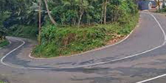 തീര്ഥാടകര് ശ്രദ്ധിക്കുക ; മണ്ണാറക്കുളഞ്ഞി മുതല് പമ്പ വരെയുള്ളത് 52 അതിതീവ്ര അപകടമേഖല തീര്ഥാടകര് ശ്രദ്ധിക്കുക ; മണ്ണാറക്കുളഞ്ഞി മുതല് പമ്പ വരെയുള്ളത് 52 അതിതീവ്ര അപകടമേഖല