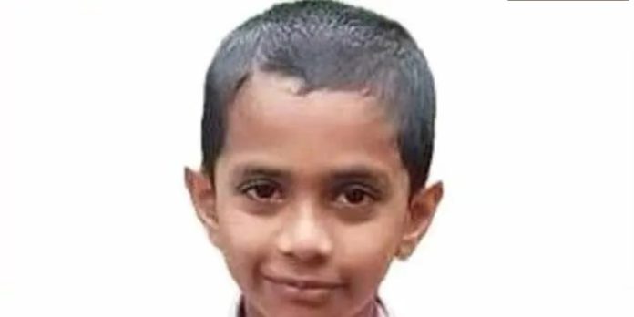 മല്ലപ്പള്ളിയില് നിര്മാണത്തിലിരിക്കുന്ന വീടിന് മുകളില് നിന്ന് വീണ് രണ്ടാം ക്ലാസുകാരന് മരിച്ചു മല്ലപ്പള്ളിയില് നിര്മാണത്തിലിരിക്കുന്ന വീടിന് മുകളില് നിന്ന് വീണ് രണ്ടാം ക്ലാസുകാരന് മരിച്ചു