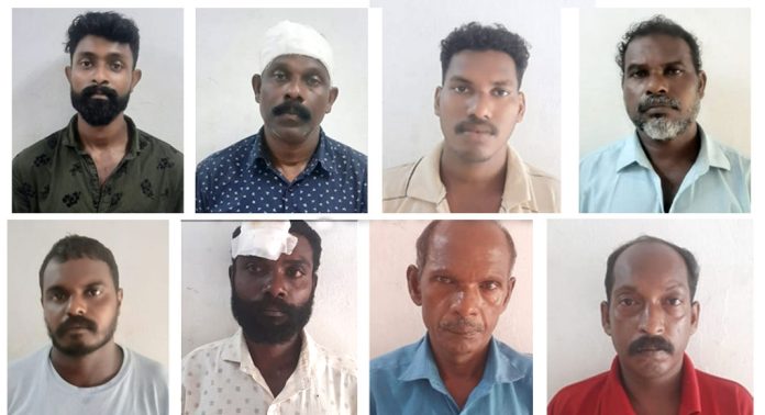 മണിമലയില് അയൽവാസികൾ തമ്മില് പൊരിഞ്ഞ അടി ; അവസാനം ഒന്നിച്ച് ജയിലിലെത്തി മണിമലയില് അയൽവാസികൾ തമ്മില് പൊരിഞ്ഞ അടി ; അവസാനം ഒന്നിച്ച് ജയിലിലെത്തി