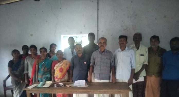 ടാപ്പിംഗ് ജോലിക്കായി പോകുന്ന തൊഴിലാളികൾക്ക് വേണ്ടത്ര സംരക്ഷണം നൽകണം ടാപ്പിംഗ് ജോലിക്കായി പോകുന്ന തൊഴിലാളികൾക്ക് വേണ്ടത്ര സംരക്ഷണം നൽകണം