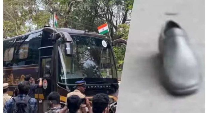 ഷൂ ഏറ് ; വധശ്രമം എങ്ങനെ നിലനിൽക്കും? മന്ത്രിമാരെ മാത്രമല്ല, ജനങ്ങളെയും സംരക്ഷിക്കണം – പോലീസിനോട് കോടതി ഷൂ ഏറ് ; വധശ്രമം എങ്ങനെ നിലനിൽക്കും? മന്ത്രിമാരെ മാത്രമല്ല, ജനങ്ങളെയും സംരക്ഷിക്കണം – പോലീസിനോട് കോടതി