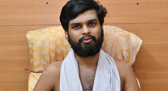 ഒന്നേയുള്ളൂ പറയാൻ, കൃത്യമായിട്ട് വ്രതം നോറ്റ് വരണം, അത്രത്തോളം ദർശനം മഹത്തരമാകും – ഭക്തരോട് ശബരിമല തന്ത്രി ഒന്നേയുള്ളൂ പറയാൻ, കൃത്യമായിട്ട് വ്രതം നോറ്റ് വരണം, അത്രത്തോളം ദർശനം മഹത്തരമാകും – ഭക്തരോട് ശബരിമല തന്ത്രി