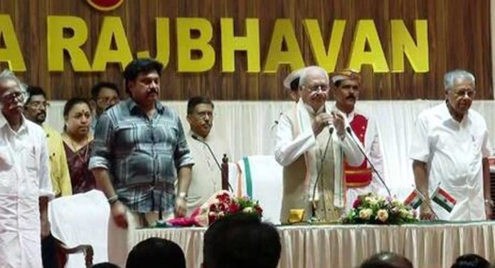 ഗവര്ണറുടെ ചായസത്കാരം കൂട്ടത്തോടെ ബഹിഷ്കരിച്ച് മന്ത്രിമാര് ഗവര്ണറുടെ ചായസത്കാരം കൂട്ടത്തോടെ ബഹിഷ്കരിച്ച് മന്ത്രിമാര്