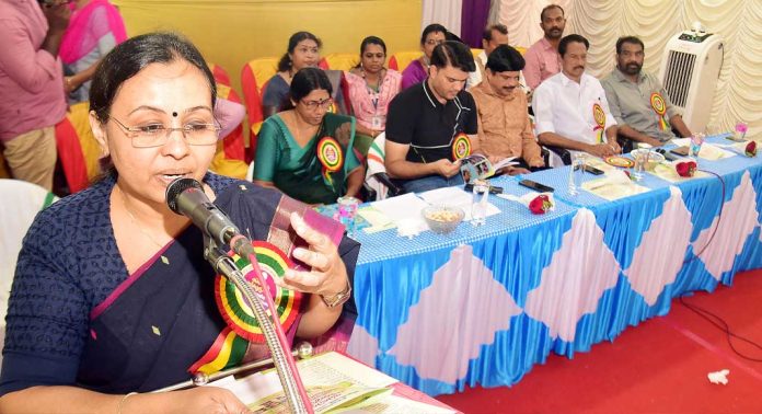 തിരികെ സ്കൂളില് കാംപെയ്നില്- സംസ്ഥാനത്ത് ഒന്നാമതായി പത്തനംതിട്ട : മന്ത്രി വീണാ ജോര്ജ് തിരികെ സ്കൂളില് കാംപെയ്നില്- സംസ്ഥാനത്ത് ഒന്നാമതായി പത്തനംതിട്ട : മന്ത്രി വീണാ ജോര്ജ്