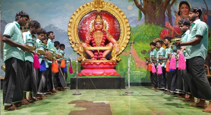 സന്നിധാനത്തിന്റെ മനം കവര്ന്ന് ചിന്തുപാട്ടാരവം സന്നിധാനത്തിന്റെ മനം കവര്ന്ന് ചിന്തുപാട്ടാരവം