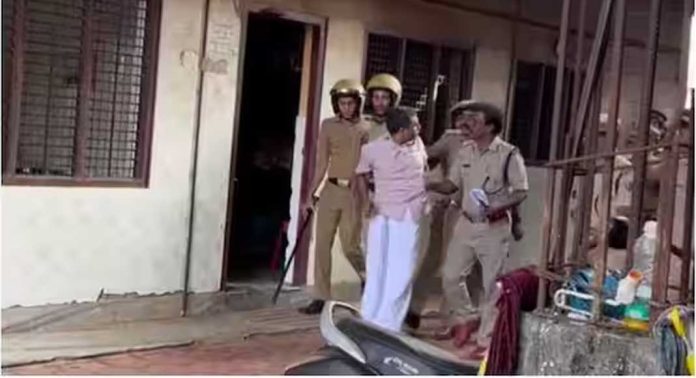 കോഴിക്കോട് കുറ്റിക്കാട്ടൂരിൽ കേസുമായി ബന്ധമില്ലാത്തയാൾക്ക് പോലീസിന്റെ ക്രൂര മർദ്ദനം കോഴിക്കോട് കുറ്റിക്കാട്ടൂരിൽ കേസുമായി ബന്ധമില്ലാത്തയാൾക്ക് പോലീസിന്റെ ക്രൂര മർദ്ദനം