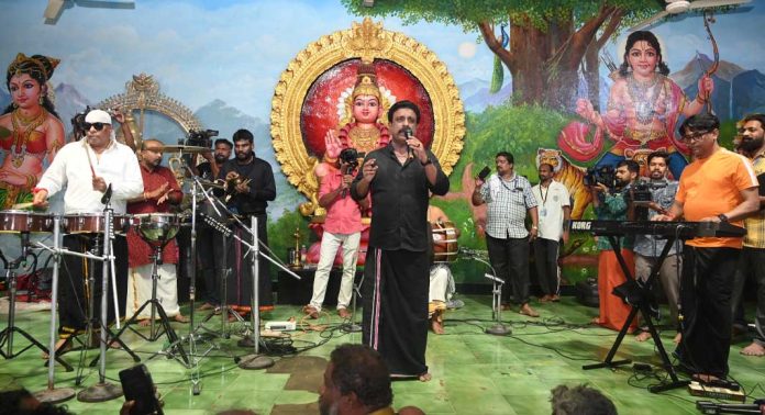 സന്നിധാനത്തു നാദവിസ്മയം തീര്ത്ത് ശിവമണി സന്നിധാനത്തു നാദവിസ്മയം തീര്ത്ത് ശിവമണി