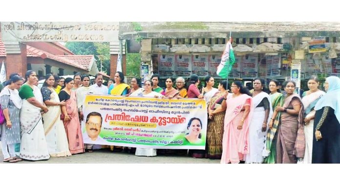പ്രധാനമന്ത്രിയും സംഘപരിവാറും ഏകാധിപത്യത്തിന് നേതൃത്വം നല്കുന്നു : പി. മോഹന്രാജ് പ്രധാനമന്ത്രിയും സംഘപരിവാറും ഏകാധിപത്യത്തിന് നേതൃത്വം നല്കുന്നു : പി. മോഹന്രാജ്