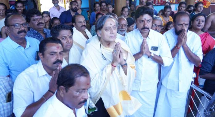 തിരുവാതിര : മലയാലപ്പുഴ ദേവി ദർശനം നടത്തി ശശി തരൂർ തിരുവാതിര : മലയാലപ്പുഴ ദേവി ദർശനം നടത്തി ശശി തരൂർ